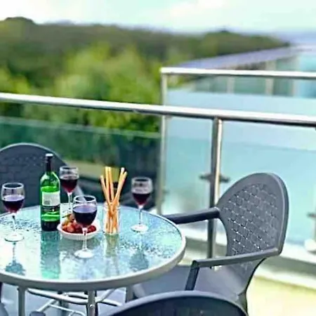 Great Location Very Spacious. Sea And Castle View * Marazion