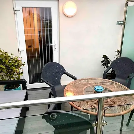 Great Location Very Spacious. Sea And Castle View Semesterbostad *