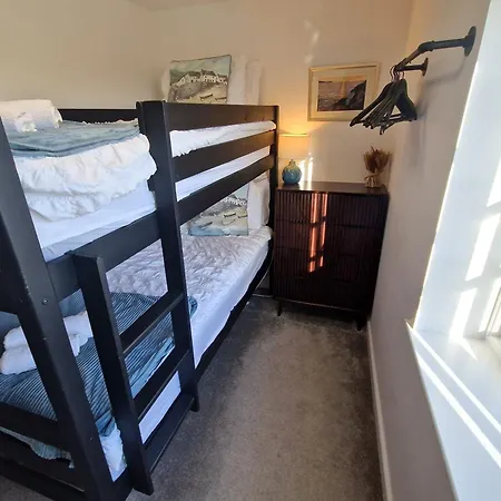 Great Location Very Spacious. Sea And Castle View *